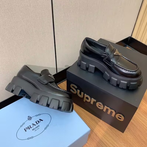 Prada Black Women's Leather Loafers - Picture 5 of 9